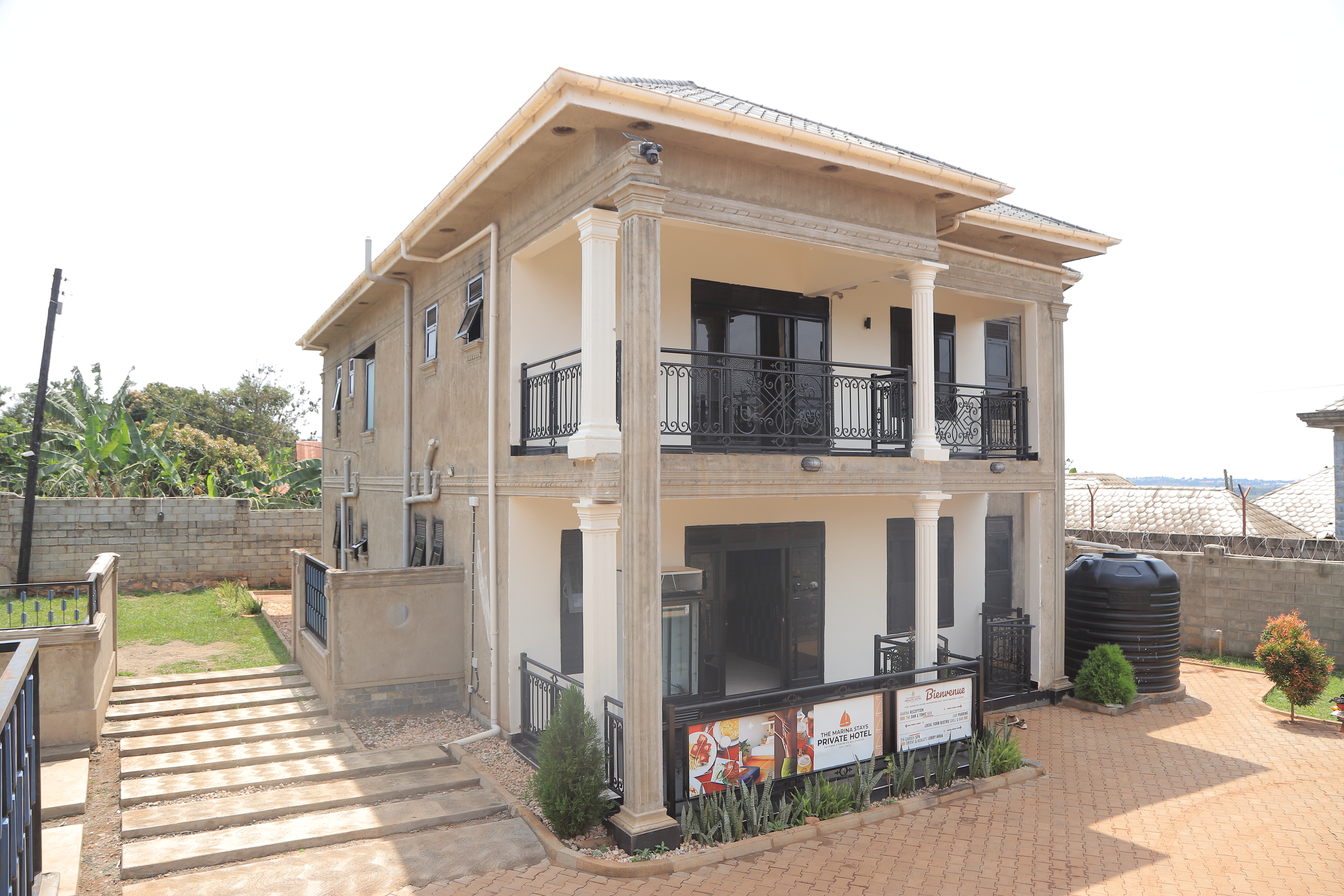 The Marina Stays - Luxury lakeside suite 3