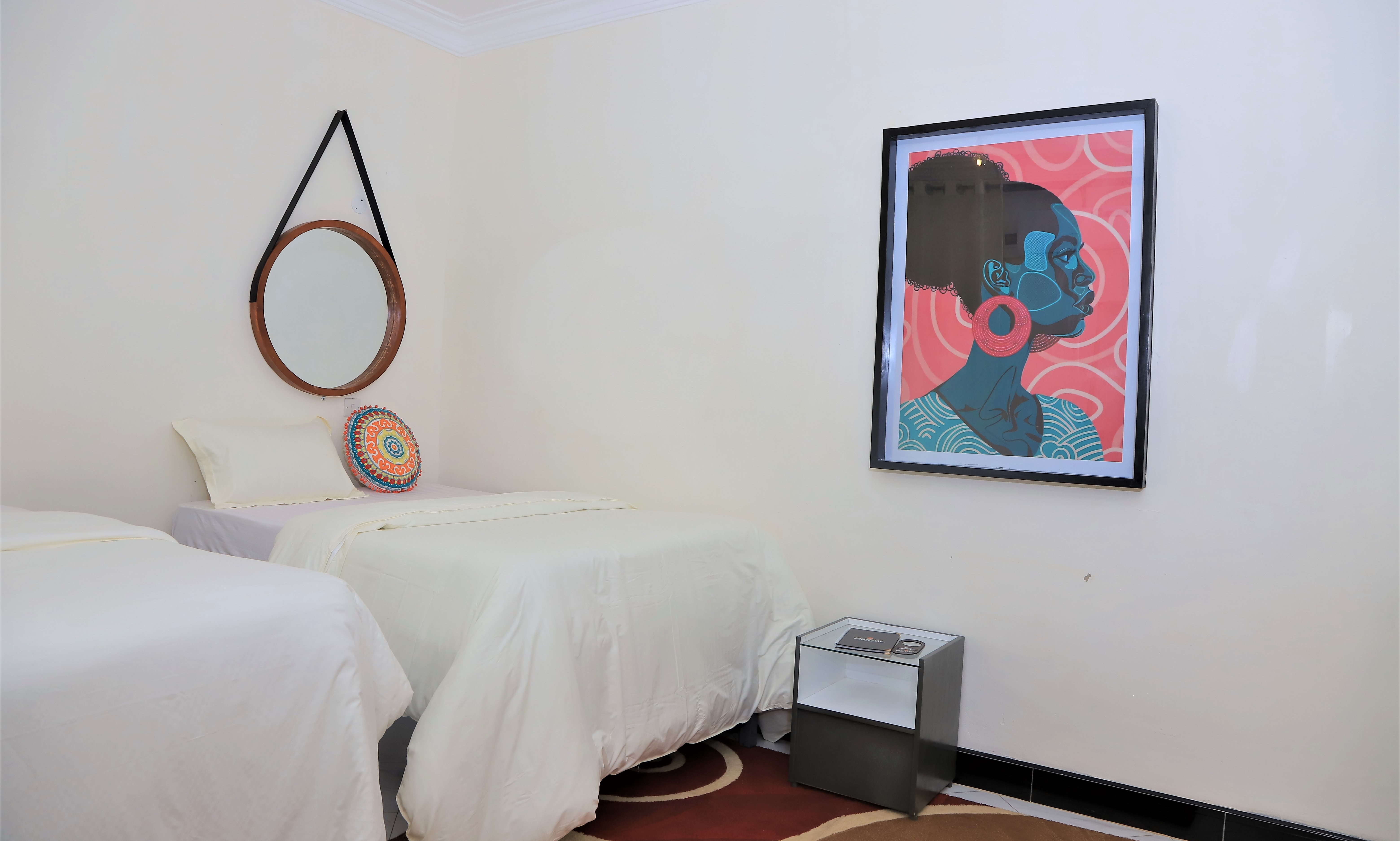 The Marina Stays - Luxury lakeside suite 8